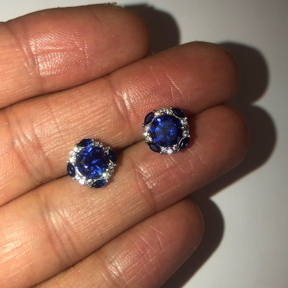 𝅺janina’s Sterling Silver Blueb& White Fancy Cz Stud Earrings .4” - Picture 3 of 6